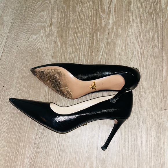 Authentic Prada heels no I don’t have the receipt/box there in good condition - Picture 4 of 7